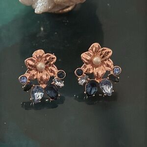 Kate Spade pierced post style earrings gorgeous delicate flowers